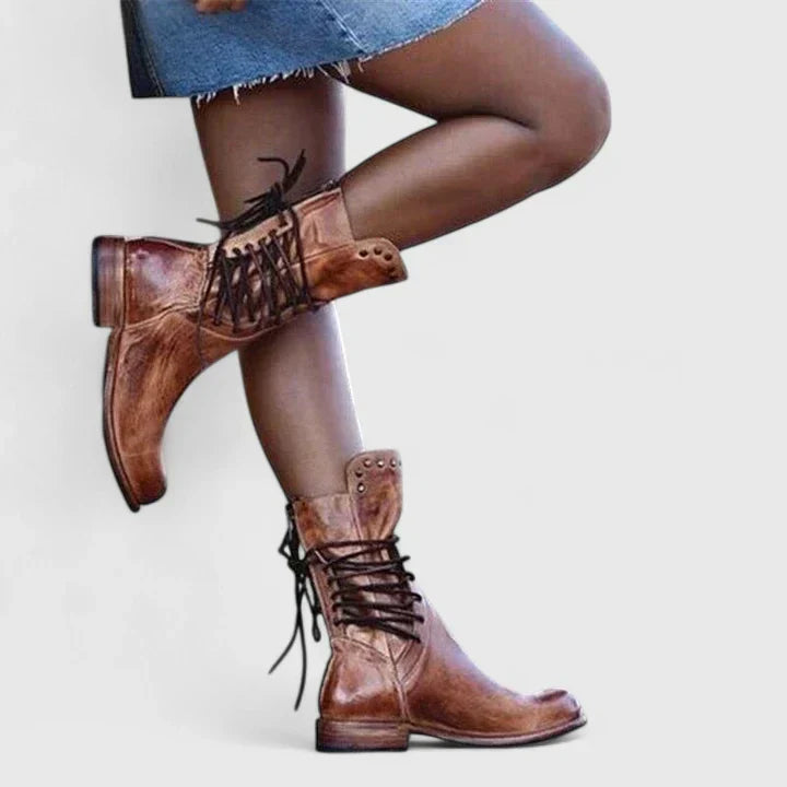 EMMA – STUDDED VETERLAARZEN