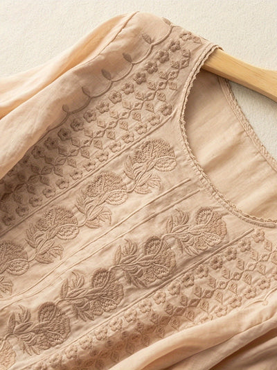 NATALIE – TIJDLOZE ELEGANTIE GEBORDUURDE BLOUSE