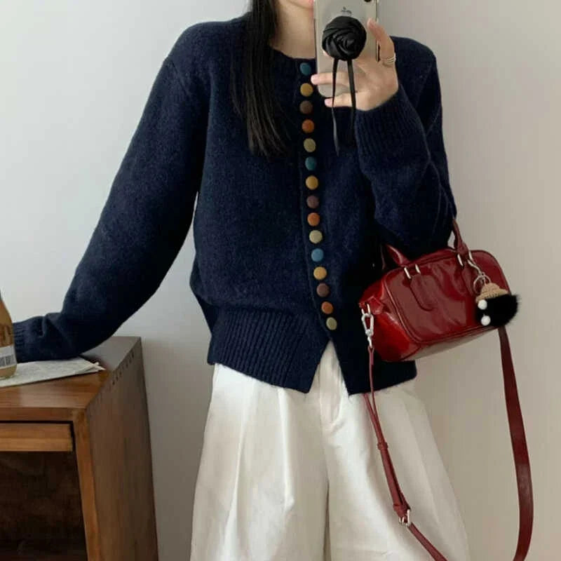 SOFIA – SPEELSE KNOPEN VEST