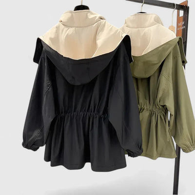 BECKA – MODERN GEWANDE JAS