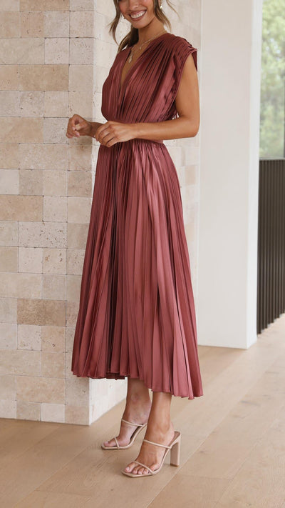 CHARLENE - ELEGANTE GEPLOOIDE MAXI-JURK