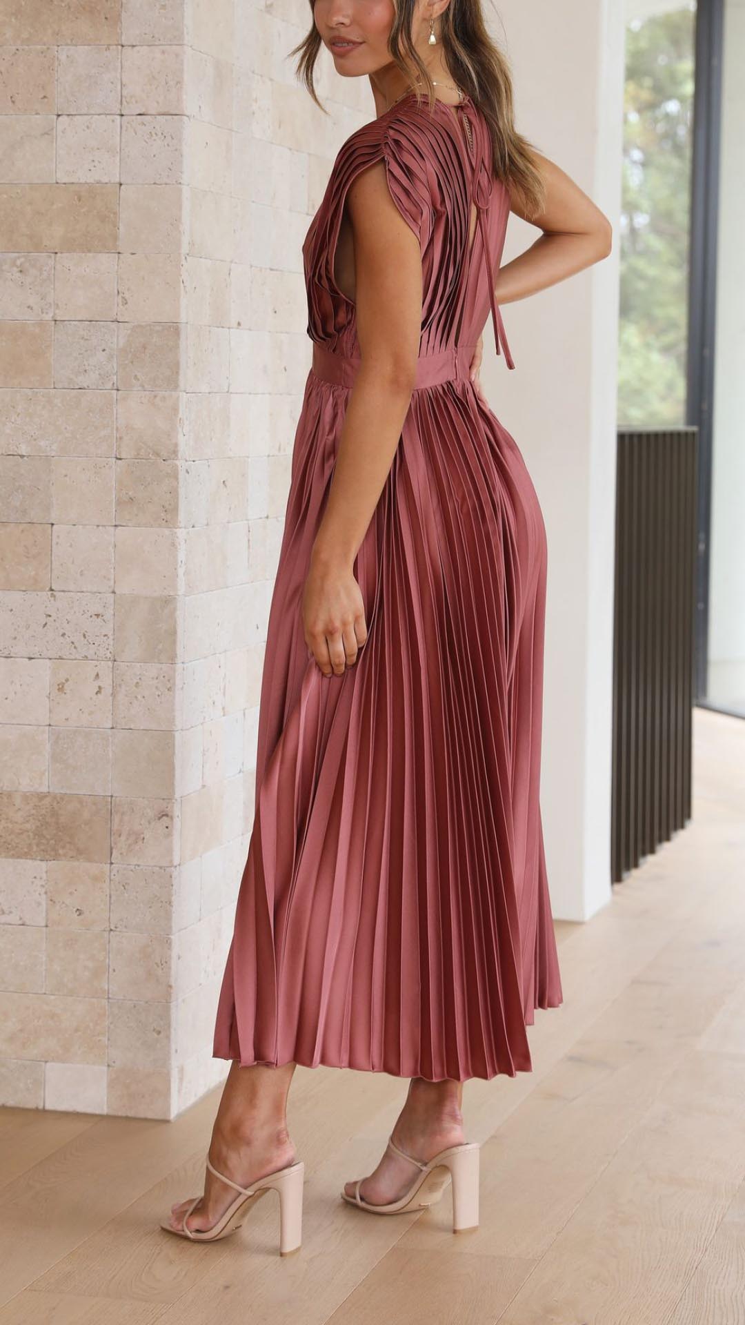 CHARLENE - ELEGANTE GEPLOOIDE MAXI-JURK
