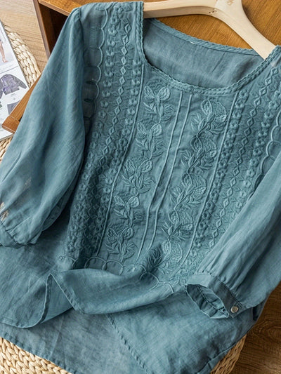 NATALIE – TIJDLOZE ELEGANTIE GEBORDUURDE BLOUSE