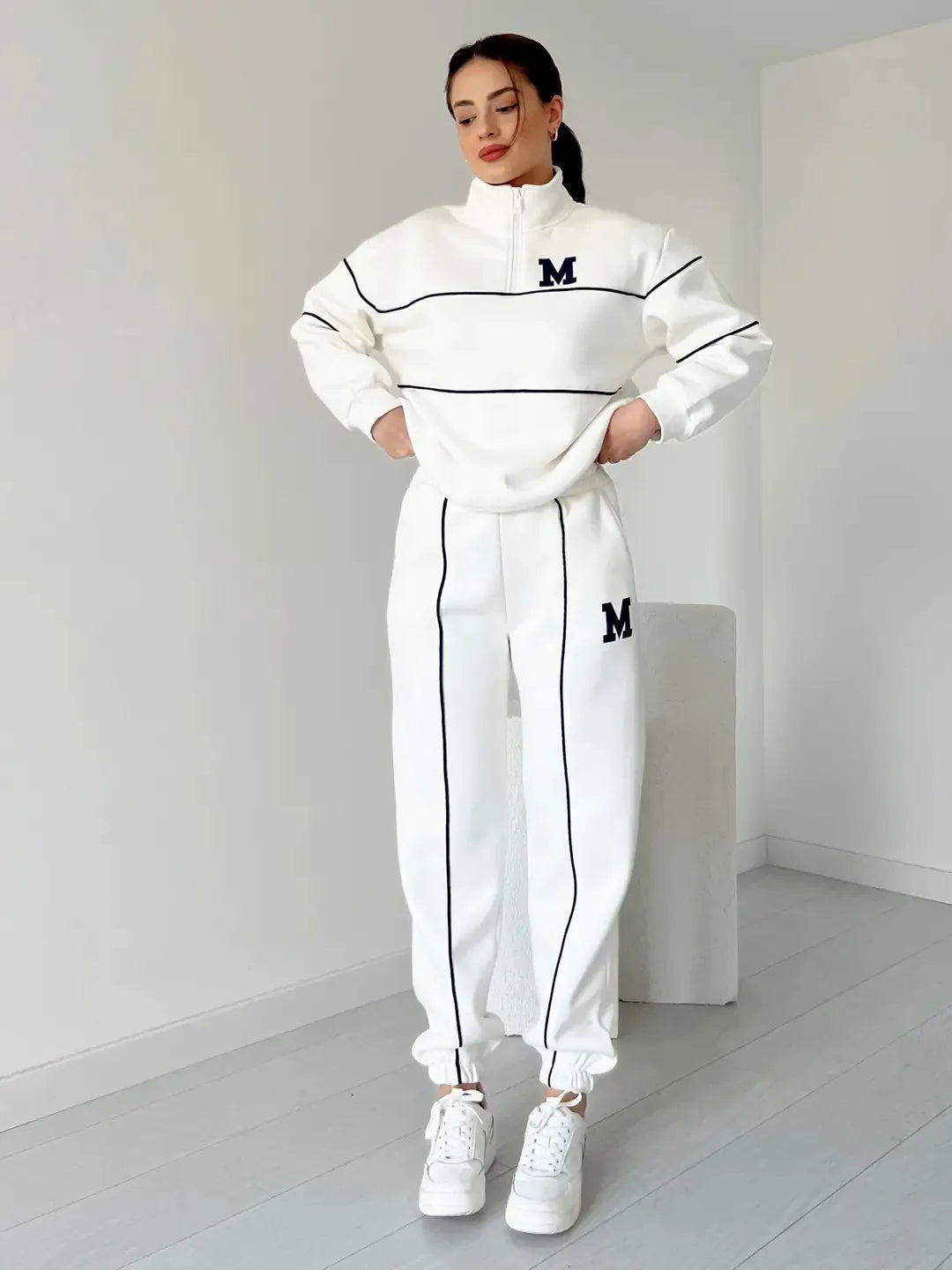 BRIANNA – SPORTIEF ZIP SWEATSUIT SET